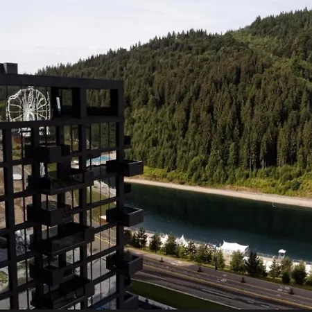 преміальні на березі озера молодості