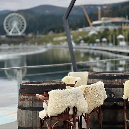 преміальні на березі озера молодості דירה *